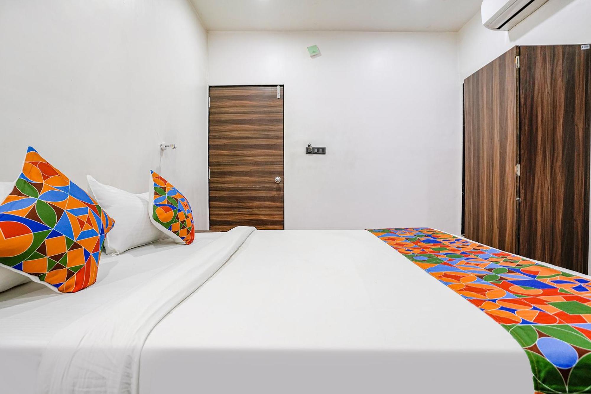Fabhotel Lotus I Surat Exterior foto